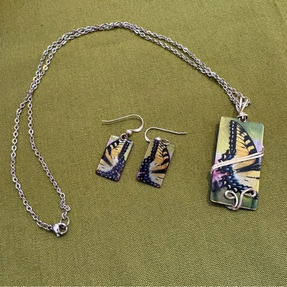 Butterfly Pendant Necklace and Earrings Set - Picture 1 of 4